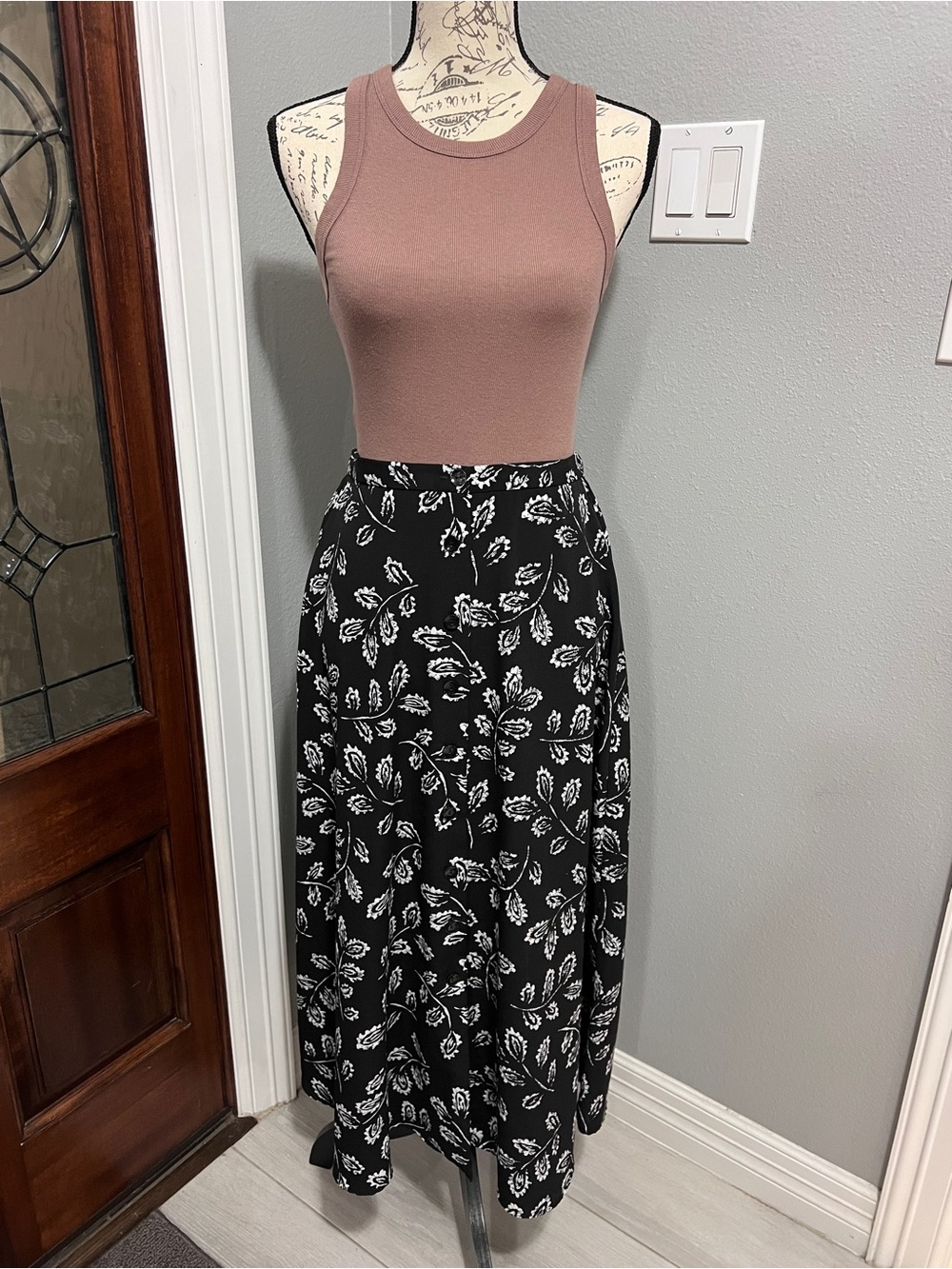 Vintage 90s Worthington Floral Button Front Maxi Skirt Size 8 Black White